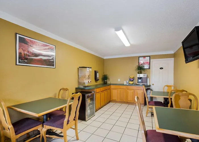 Econo Lodge Historic Area